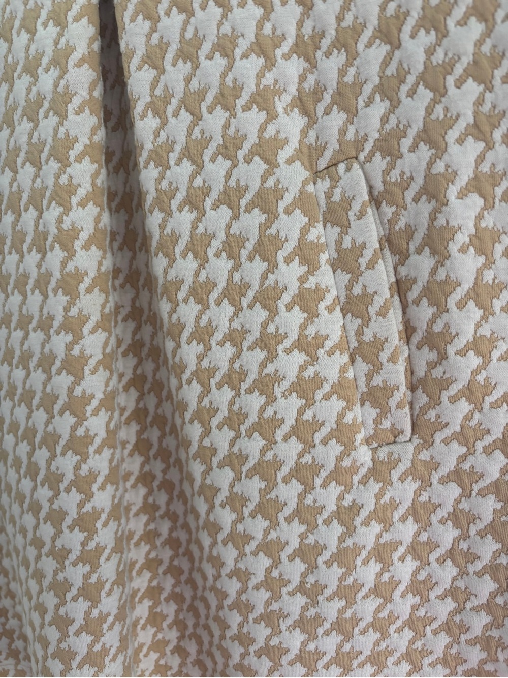 Tyler Boe Short Sleeve Houndstooth Dress - Cream & Tan - Picture 5 of 6